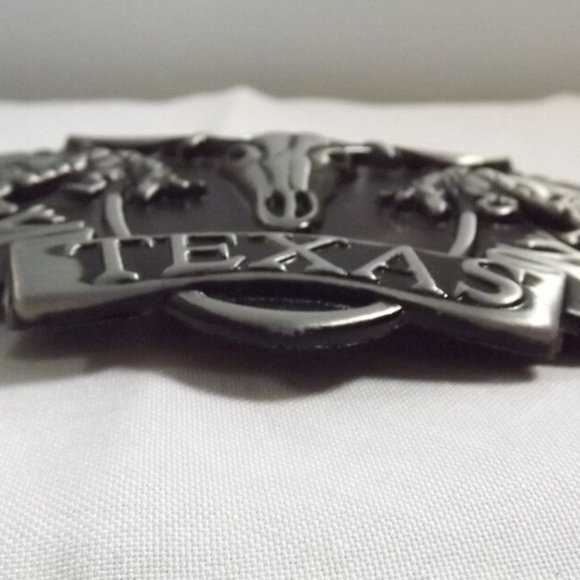 Texas Steer Skeleton Head Novelty Statement Belt Buckle - Picture 4 of 7